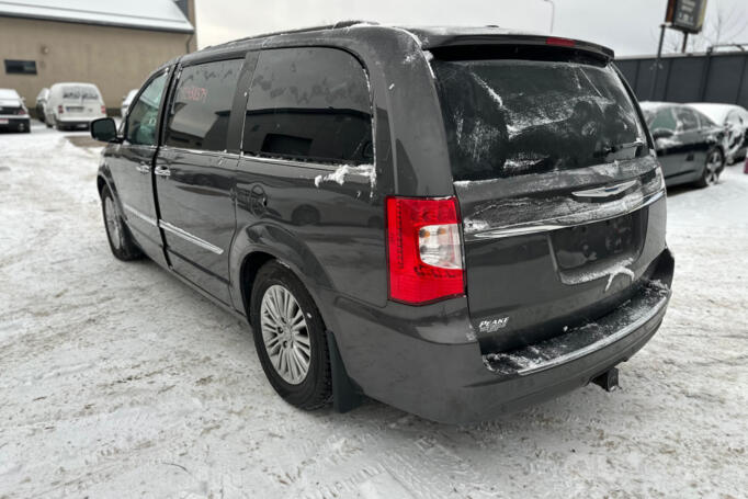 Chrysler Town & Country 5 generation [restyling]