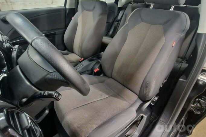 SEAT Leon 2 generation [restyling] Hatchback 5-doors