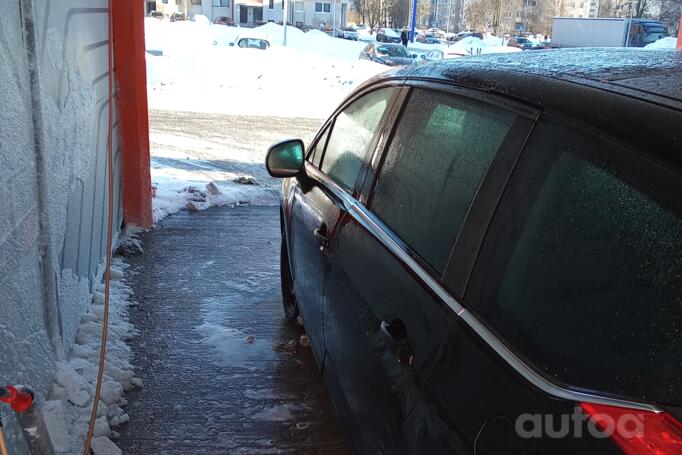 Peugeot 5008 1 generation Minivan