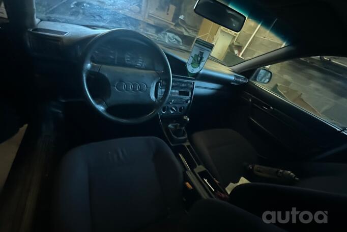 Audi 100 4A/C4 Sedan