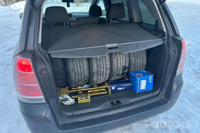 Opel Zafira B Minivan 5-doors