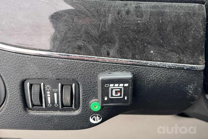 Chrysler Town & Country 5 generation [restyling]