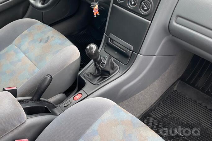 Renault Laguna 1 generation Liftback