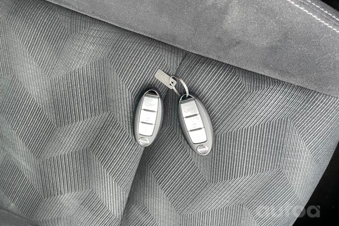 Nissan X-Trail T32 Crossover