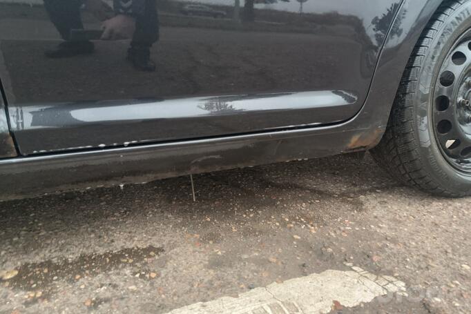 Volkswagen Touran 1 generation Minivan