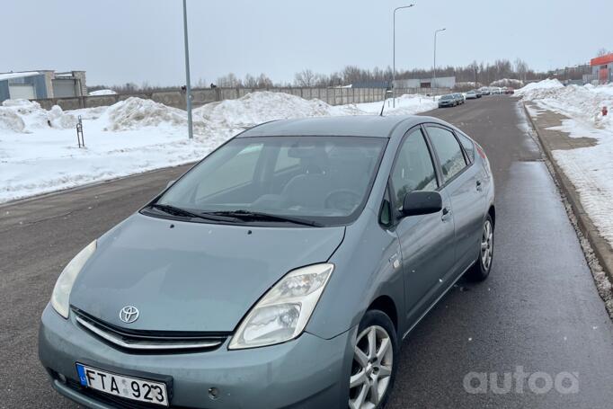 Toyota Prius 2 generation Hatchback