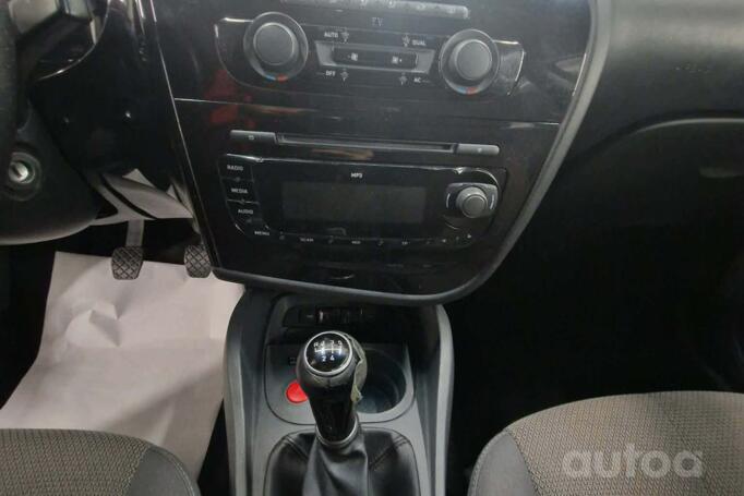 SEAT Leon 2 generation [restyling] Hatchback 5-doors