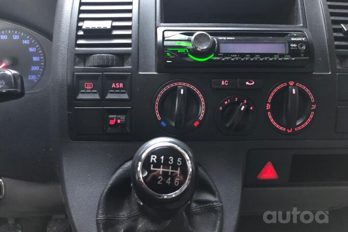 Volkswagen Transporter T5 Minivan 4-doors