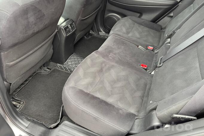 Nissan X-Trail T32 Crossover