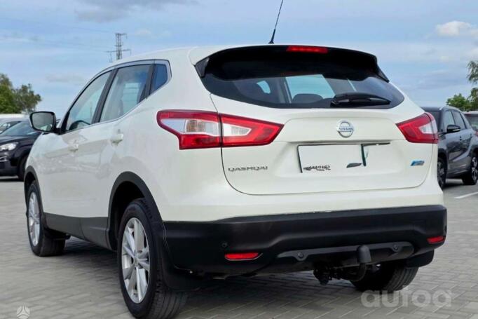Nissan Qashqai 2 generation Crossover