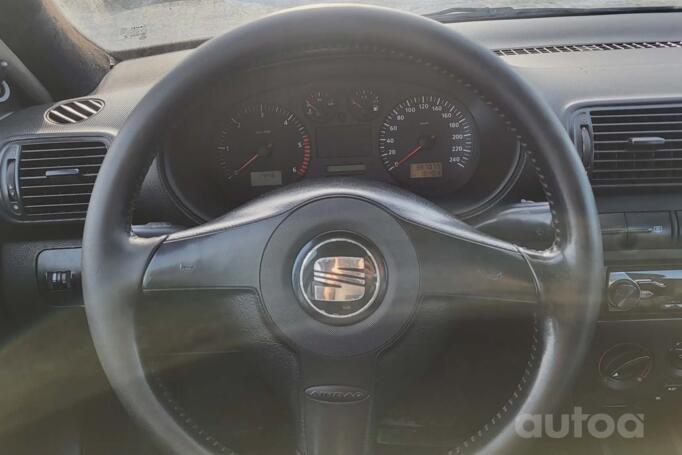 SEAT Leon 1 generation Hatchback