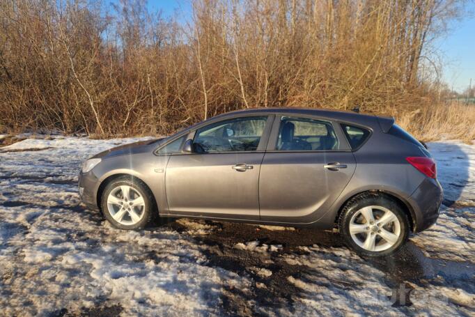 Opel Astra J [restyling] Hatchback 5-doors