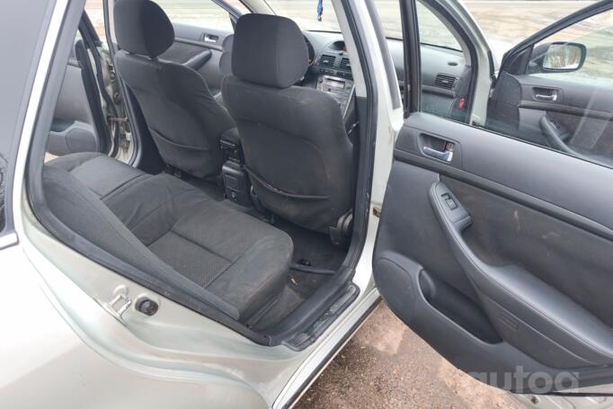 Toyota Avensis 2 generation wagon