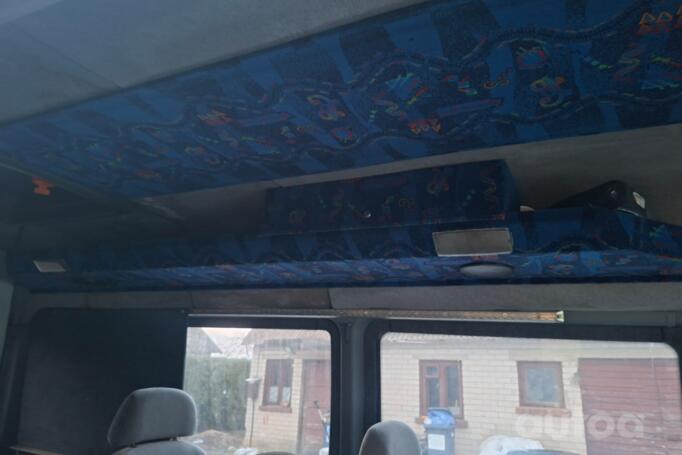 Mercedes-Benz Sprinter First generation