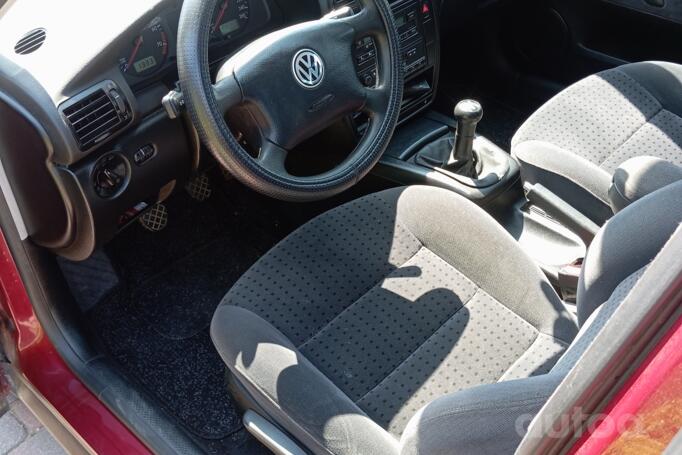 Volkswagen Passat B5 Sedan 4-doors