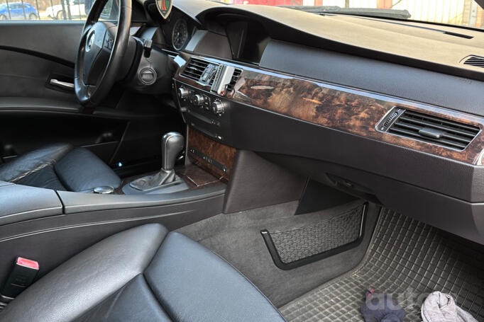 BMW 5 Series E60/E61 Touring wagon