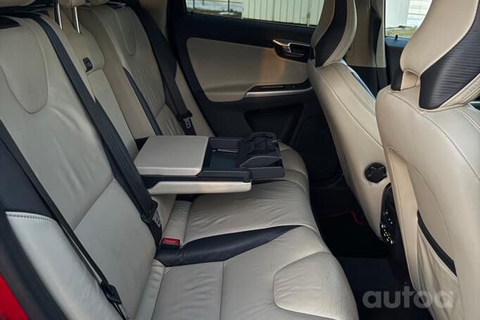 Volvo XC60 1 generation Crossover