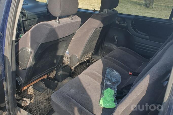 Opel Zafira A OPC minivan 5-doors