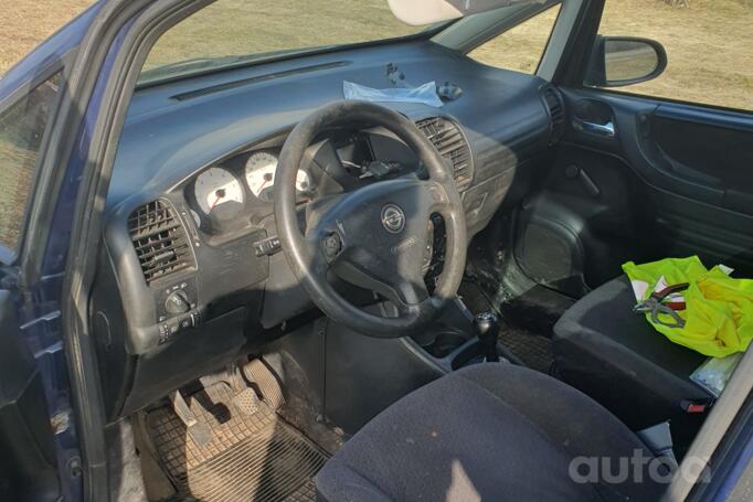 Opel Zafira A OPC minivan 5-doors