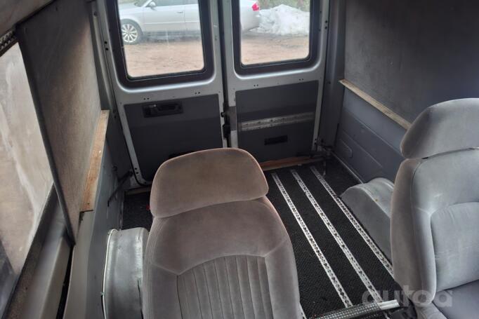 Mercedes-Benz Sprinter First generation