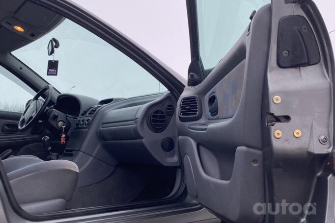 Renault Laguna 1 generation Liftback
