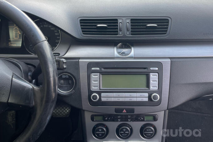 Volkswagen Passat B6 wagon 5-doors