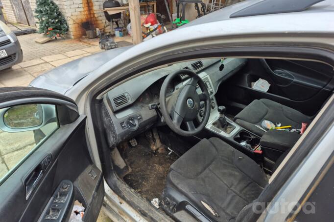 Volkswagen Passat B6 wagon 5-doors