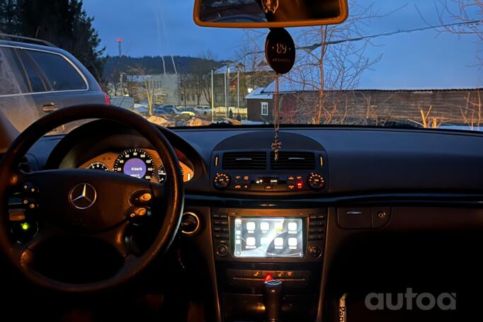 Mercedes-Benz E-Class W211 Sedan