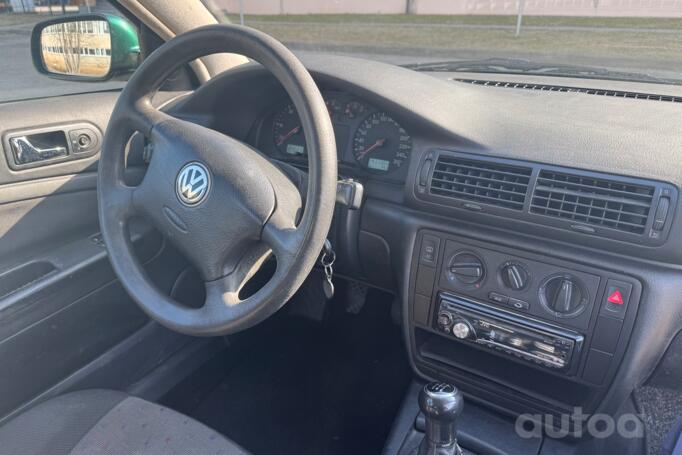 Volkswagen Passat B5 Sedan 4-doors