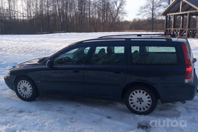 Volvo V70 2 generation wagon