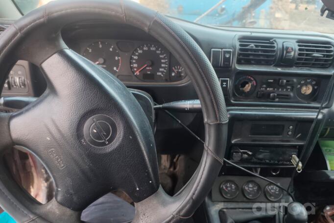 Opel Frontera B Sport SUV 3-doors