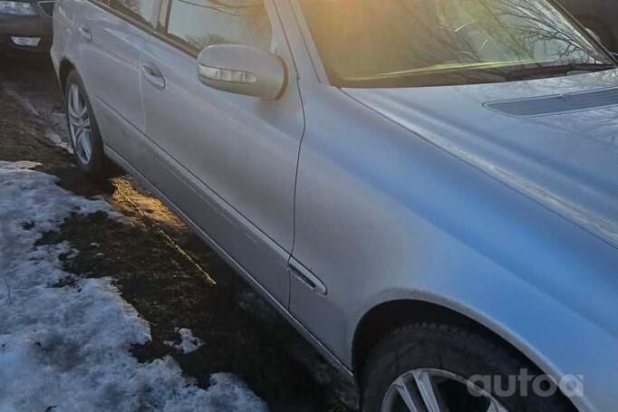 Mercedes-Benz E-Class W211 Sedan