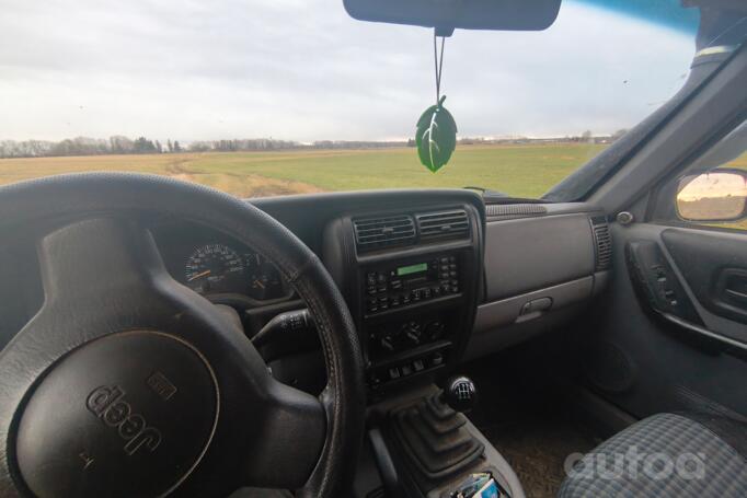 Jeep Cherokee 2 generation (XJ) [restyling]