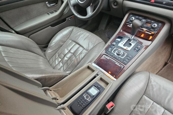 Audi A8 D3/4E Sedan