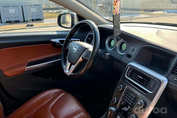 Volvo V60 1 generation wagon