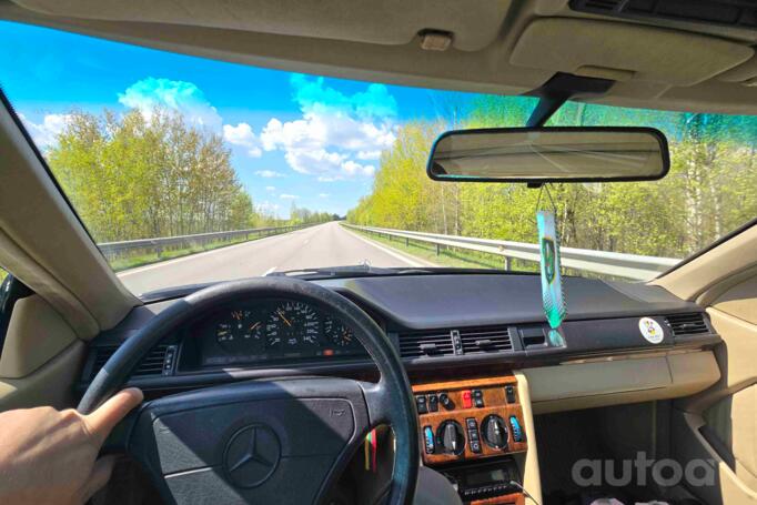 Mercedes-Benz W124