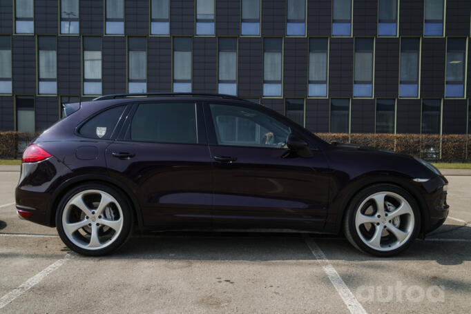 Porsche Cayenne 958 Crossover