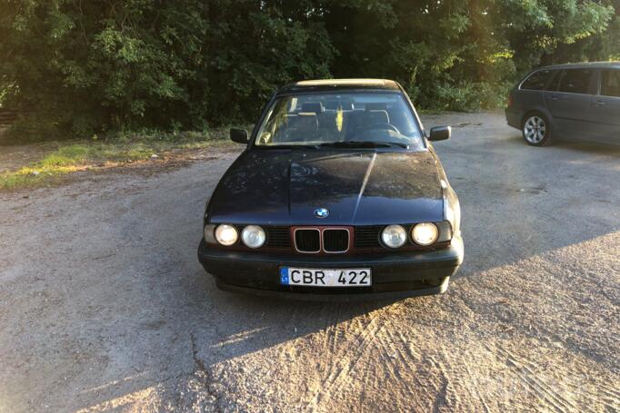 BMW 5 Series E34 Sedan