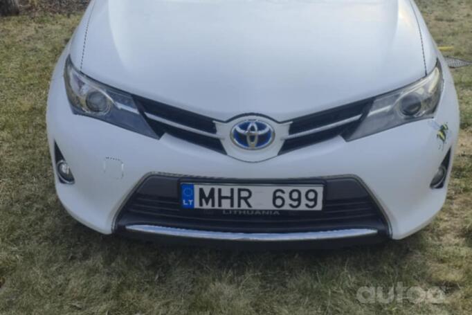 Toyota Auris 2 generation Hybrid hatchback 5-doors