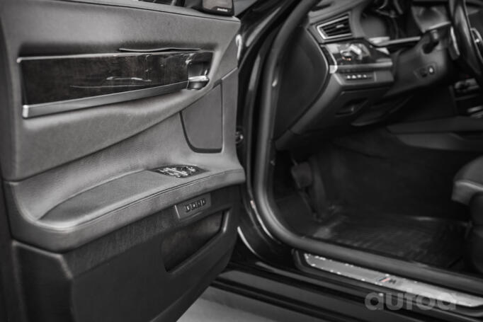 BMW 7 Series F01/F02 [restyling] Sedan