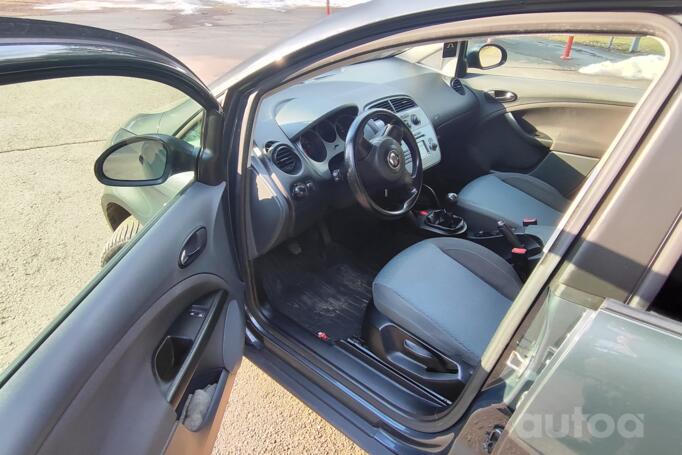 SEAT Toledo 3 generation Hatchback