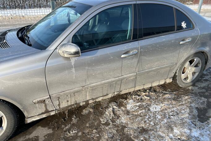 Mercedes-Benz E-Class W211 Sedan