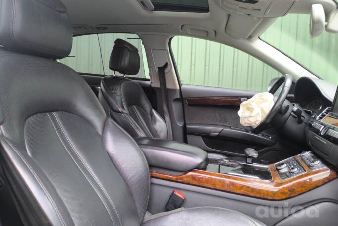 Audi A8 D4/4H Sedan