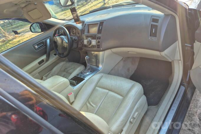 Infiniti FX 1 generation