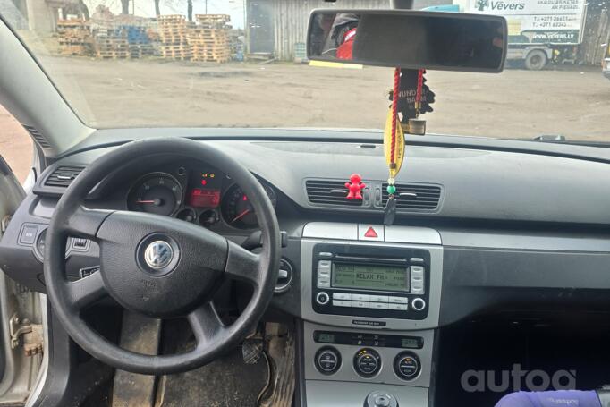 Volkswagen Passat B6 wagon 5-doors