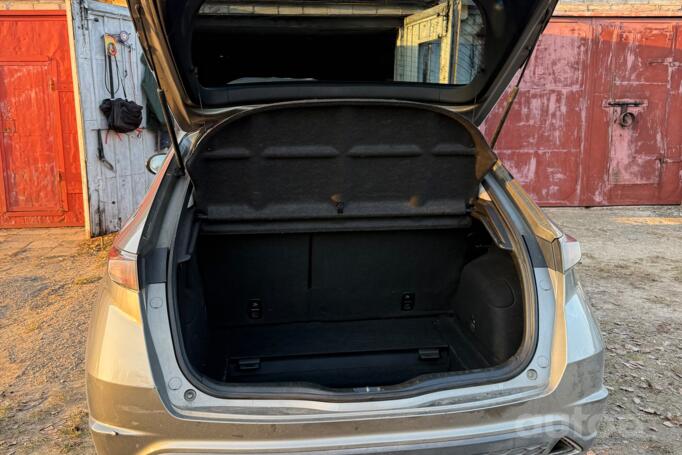 Honda Civic 8 generation Hatchback 5-doors