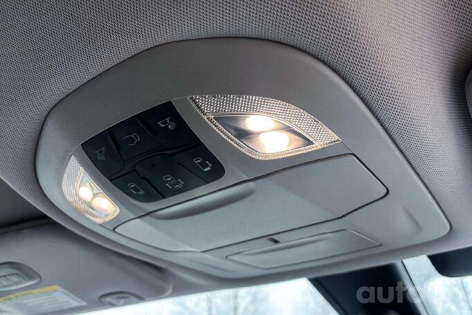 Chrysler Pacifica 2 generation Minivan