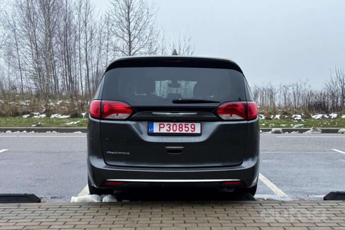 Chrysler Pacifica 2 generation Minivan