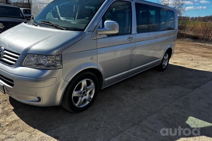 Volkswagen Caravelle T5 Minivan