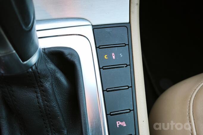 Volkswagen Passat B7 Variant wagon 5-doors